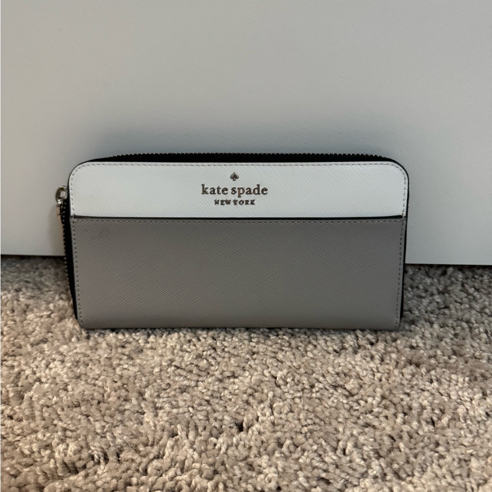 Kate Spade Large Contential Wallet in Gray and White